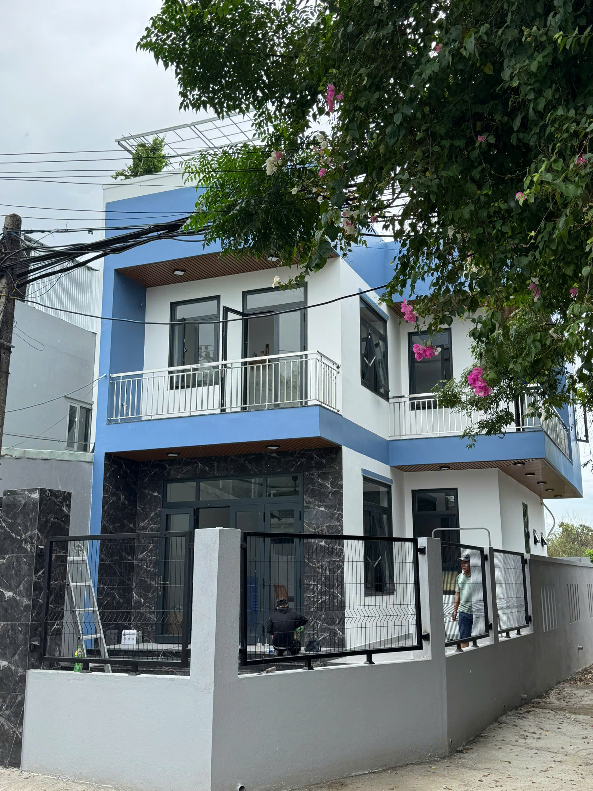 Hàng rào sắt
